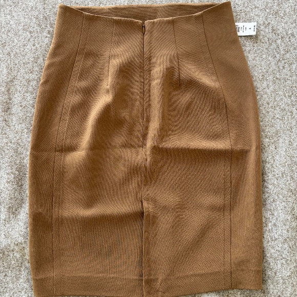 NWT Aritzia Pencil Skirt | Camel | Size 6 - Picture 2 of 9